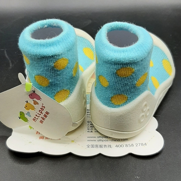 ATTIPAS Blue Polkadot Barefoot Baby Shoes Kids Infants Non Slip Soles 12-18 - Picture 5 of 7